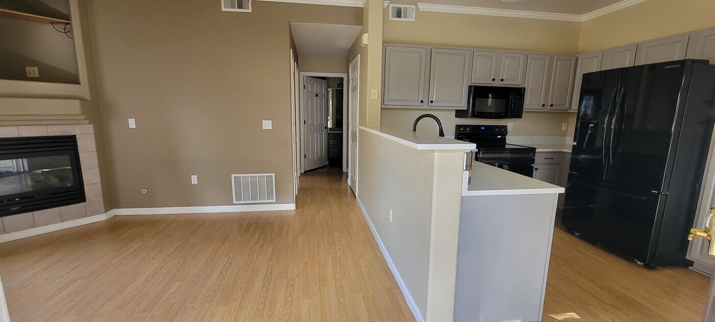 4875 S Balsam Way in Littleton, CO - Building Photo