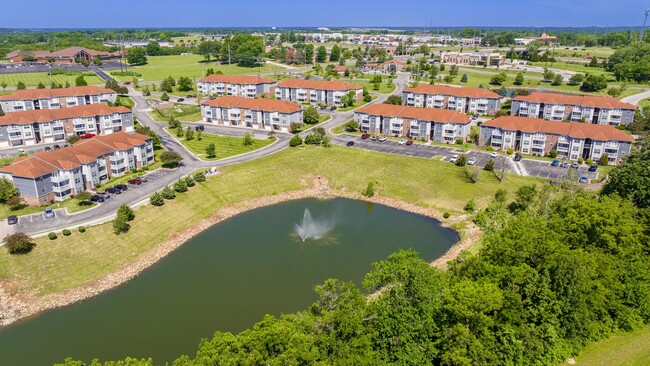 Lenox West Luxury Apartments in Shawnee, KS - Foto de edificio - Building Photo