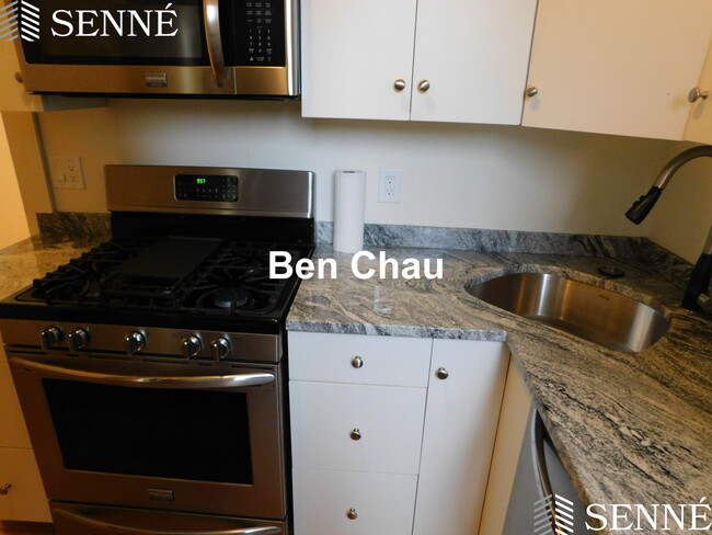 2 Sacramento St, Unit 1 in Cambridge, MA - Foto de edificio - Building Photo