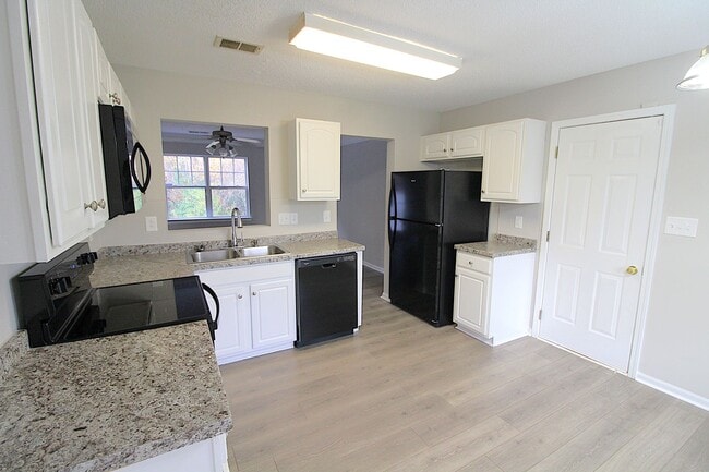 409 Peachtree Rd in Charlotte, NC - Building Photo - Building Photo