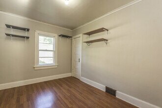 3252 Dubuque Ave in Des Moines, IA - Building Photo - Building Photo
