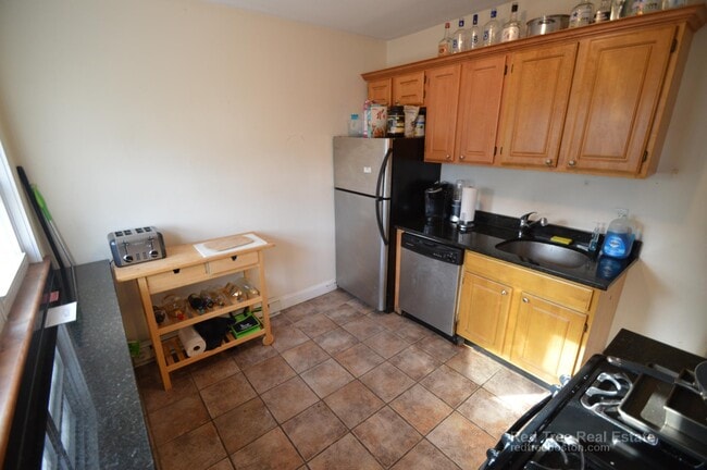 21 Pratt St, Unit 2 in Boston, MA - Building Photo - Building Photo