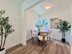 2924 W Riverside Dr in Burbank, CA - Building Photo - Building Photo