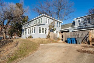 1705 S Quaker Ave in Tulsa, OK - Building Photo