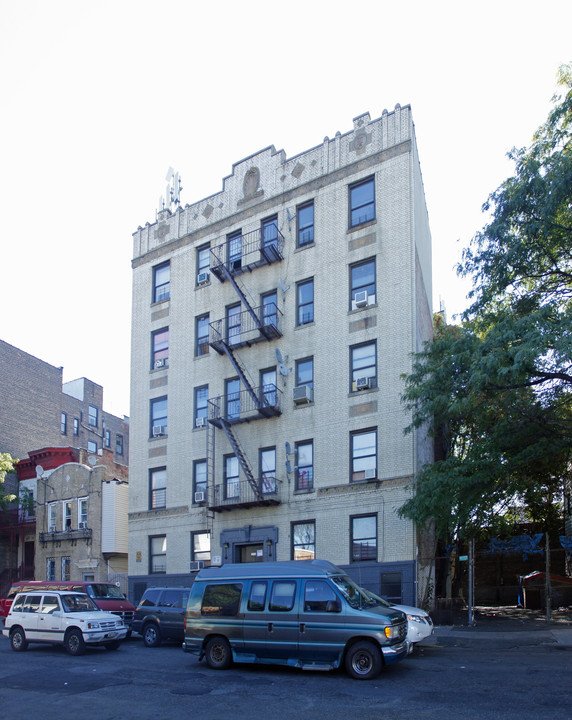 2356 Lorillard Pl in Bronx, NY - Building Photo