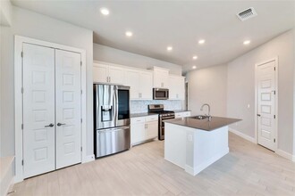 12616 Stanford Dr in Austin, TX - Building Photo - Building Photo