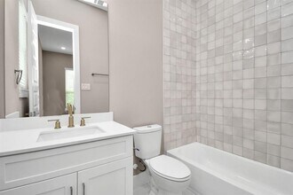 314 Queen Sude Ln in Houston, TX - Building Photo - Building Photo