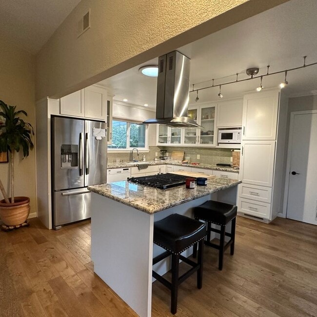 1662 Royal Way in San Luis Obispo, CA - Building Photo - Building Photo