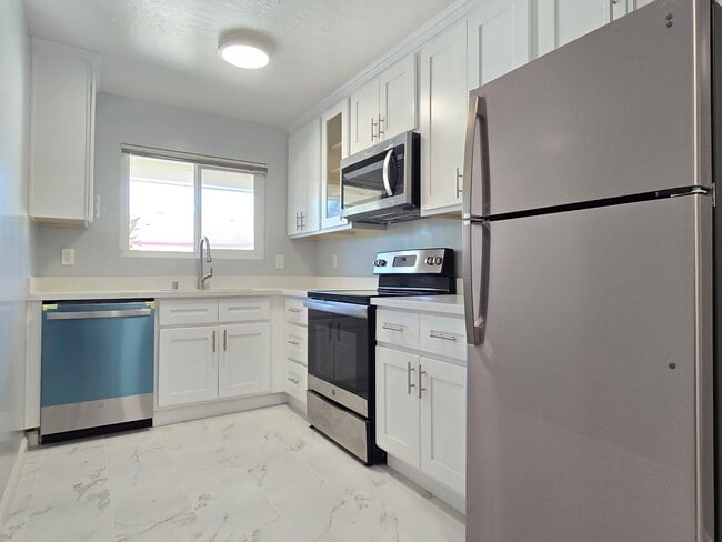 446 S Bernardo Ave, Unit 3 in Sunnyvale, CA - Building Photo - Building Photo