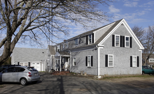 337 Ocean St in Hyannis, MA - Building Photo - Building Photo