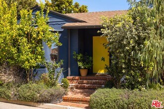 1710 N Dillon St in Los Angeles, CA - Building Photo - Building Photo