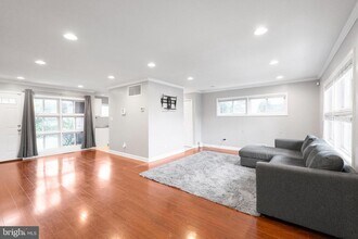 5922 Charnwood Rd in Baltimore, MD - Building Photo - Building Photo