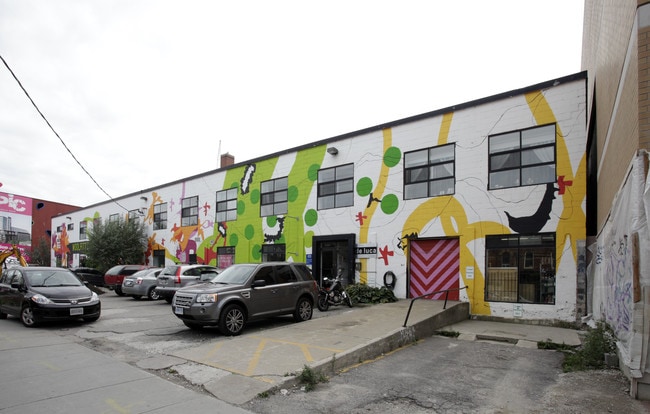 1153 Queen St W
