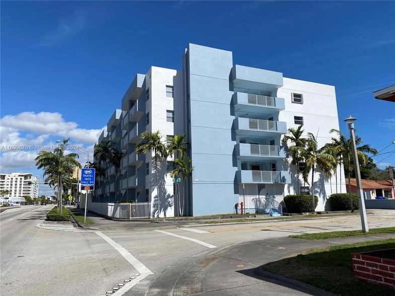 2575 SW 27th Ave, Unit 207 in Miami, FL - Foto de edificio