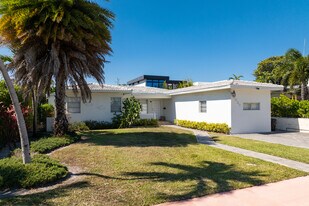 2038 Alton Rd in Miami Beach, FL - Building Photo