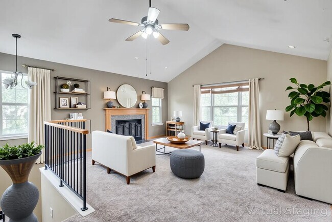 2492 Dickens Dr in Aurora, IL - Building Photo - Building Photo