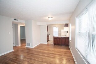 140 E 19th St in Indianapolis, IN - Building Photo