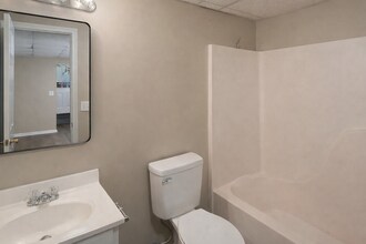 471 E Montgomery St in Milledgeville, GA - Building Photo - Building Photo