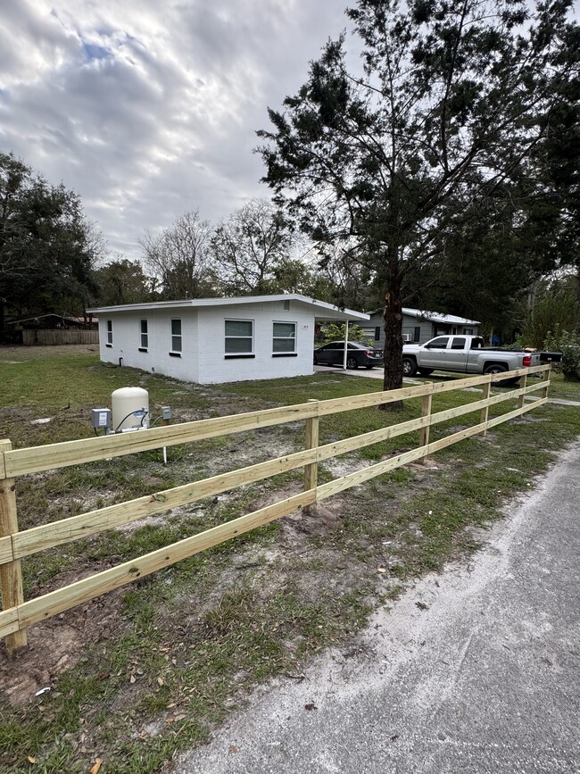 403 E Lake St in Palatka, FL - Building Photo - Building Photo