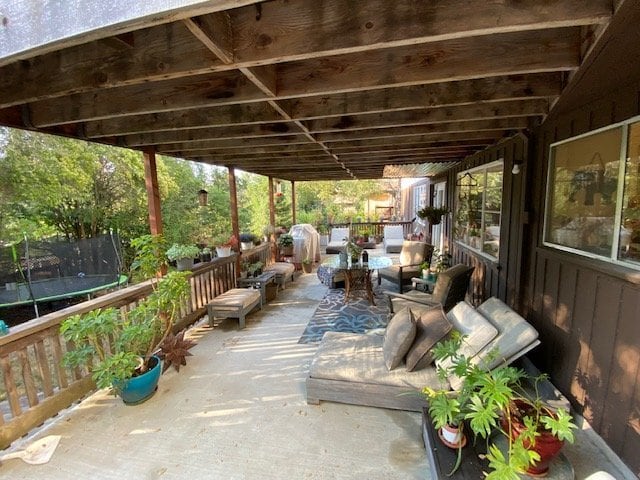 40 Valencia Rd, Unit Lower unit