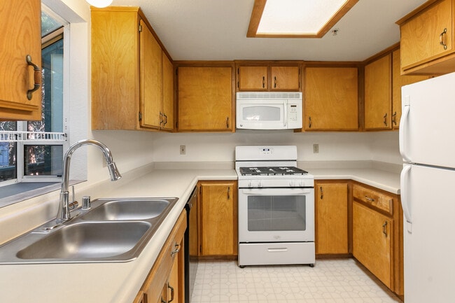 1005 Chillon Dr in Crestline, CA - Building Photo - Building Photo
