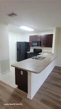 9911 Hound Chase Dr in Gibsonton, FL - Building Photo - Building Photo