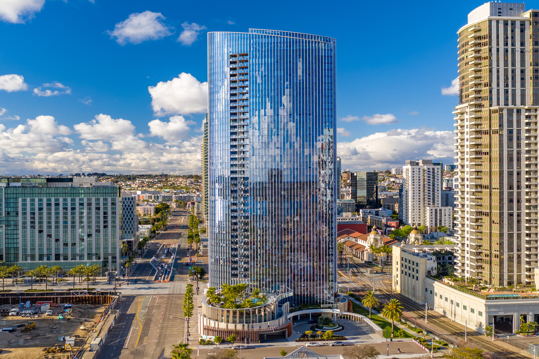 Pacific Gate in San Diego, CA - Building Photo