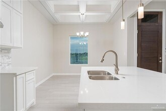 3705 Sherman St in Edinburg, TX - Foto de edificio - Building Photo