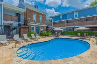 The Arts Apartments at West Napoleon in Metairie, LA - Building Photo - Building Photo