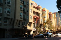 Portico in San Diego, CA - Foto de edificio - Building Photo