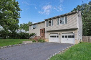2128 W Broad St in Scotch Plains, NJ - Building Photo