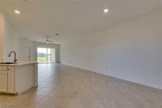 2620 Vine Ave in Naples, FL - Building Photo - Building Photo