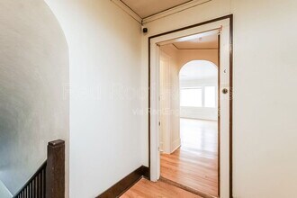 1319 S 6th Ave in Tacoma, WA - Foto de edificio - Building Photo