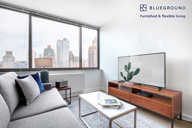 500 W 56th St in New York, NY - Building Photo - Building Photo