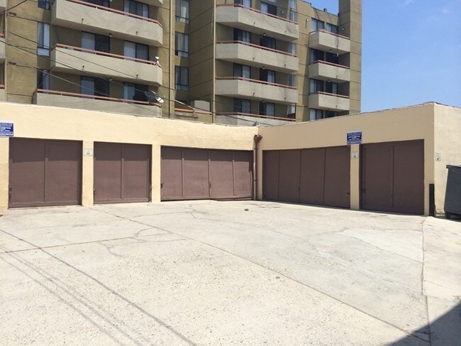 4137 Melrose Ave in Los Angeles, CA - Building Photo - Building Photo