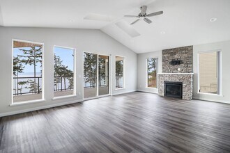 1438 Sergios View Ln in Oak Harbor, WA - Building Photo - Building Photo