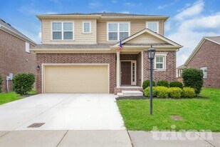 1637 Robindale Dr in Nashville, TN - Building Photo