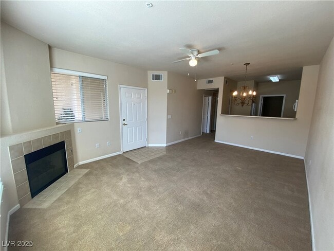 7111 S Durango Dr in Las Vegas, NV - Building Photo - Building Photo