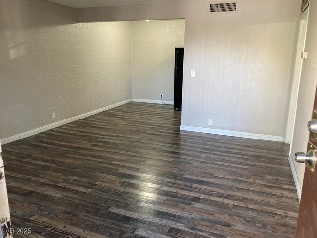 property at 575 S Royal Crest Cir