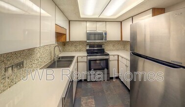 1104 W Defender Ct in Jacksonville, FL - Building Photo - Building Photo