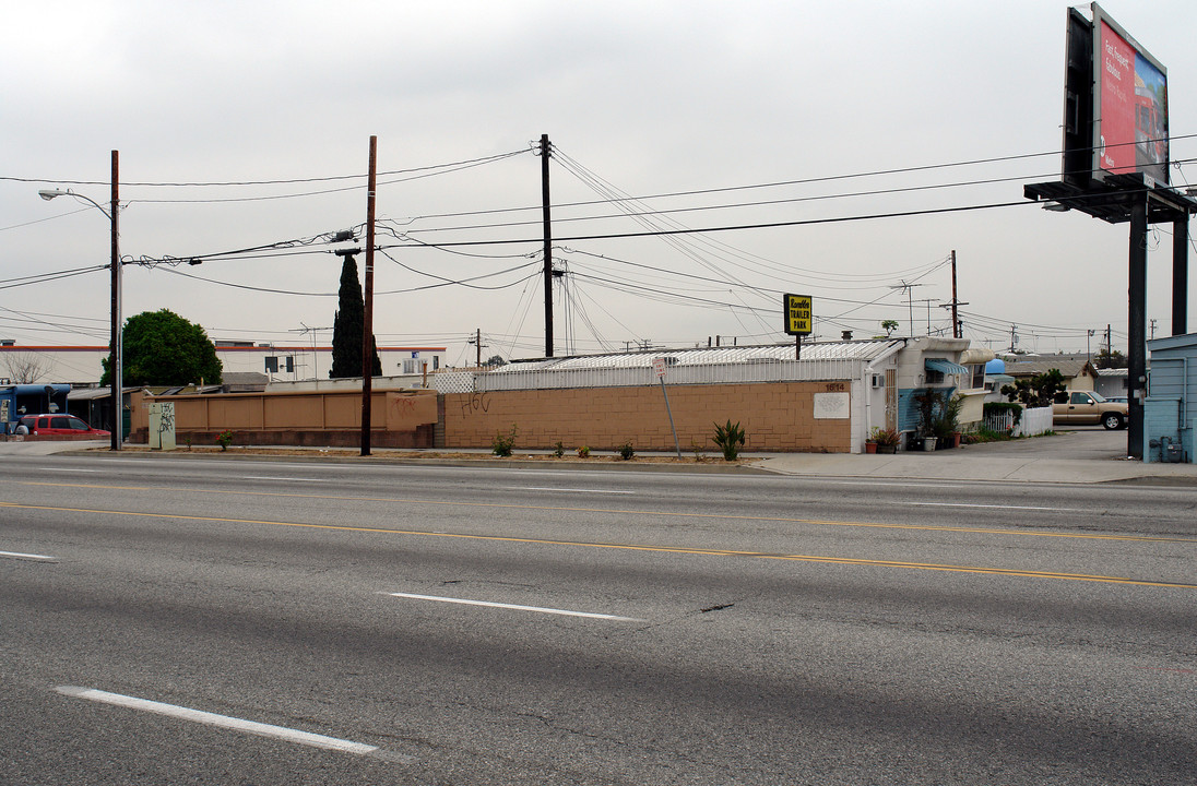 El Gardena Park in Gardena, CA - Building Photo