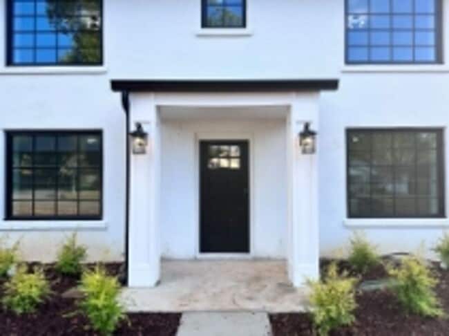 property at 1122 NE Wellman Ave