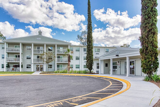 Campus Towers Apartments in Jacksonville, FL - Building Photo - Building Photo