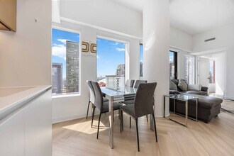 225 Adelaide St W, Unit SI ID1357656P in Toronto, ON - Building Photo - Building Photo