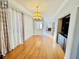 111 Catalpa Cres in Vaughan, ON - Building Photo