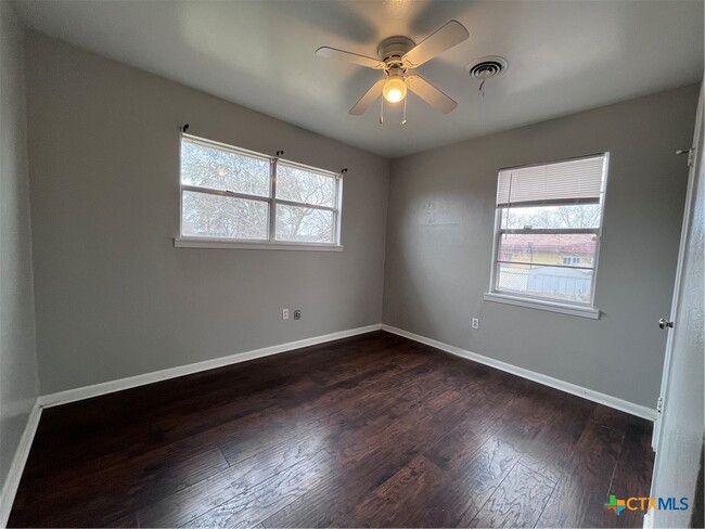 property at 2101 Urbantke Ln