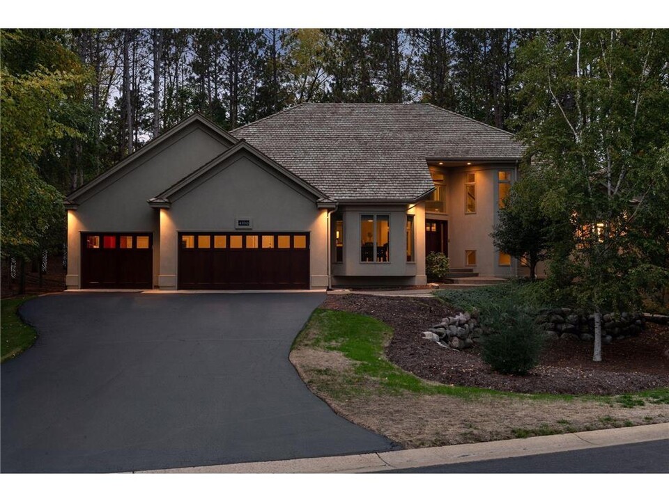 4390 Trillium Ln W in Minnetrista, MN - Foto de edificio