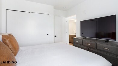 8511 15th Ave NW, Unit 429 in Seattle, WA - Building Photo - Building Photo