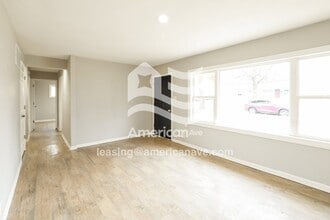 11117 Bristol Terrace in Kansas City, MO - Foto de edificio - Building Photo