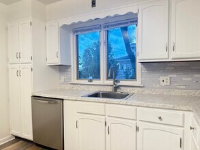 203 Terrace Ave in Hasbrouck Heights, NJ - Building Photo - Building Photo